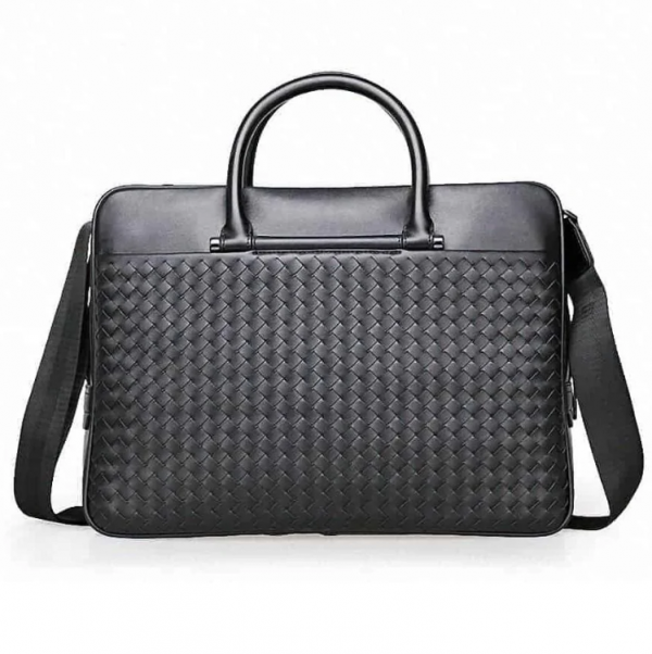 Tas kerja dengan aksen anyaman